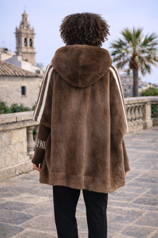 Martina, Chaqueta de Pelo con Capucha