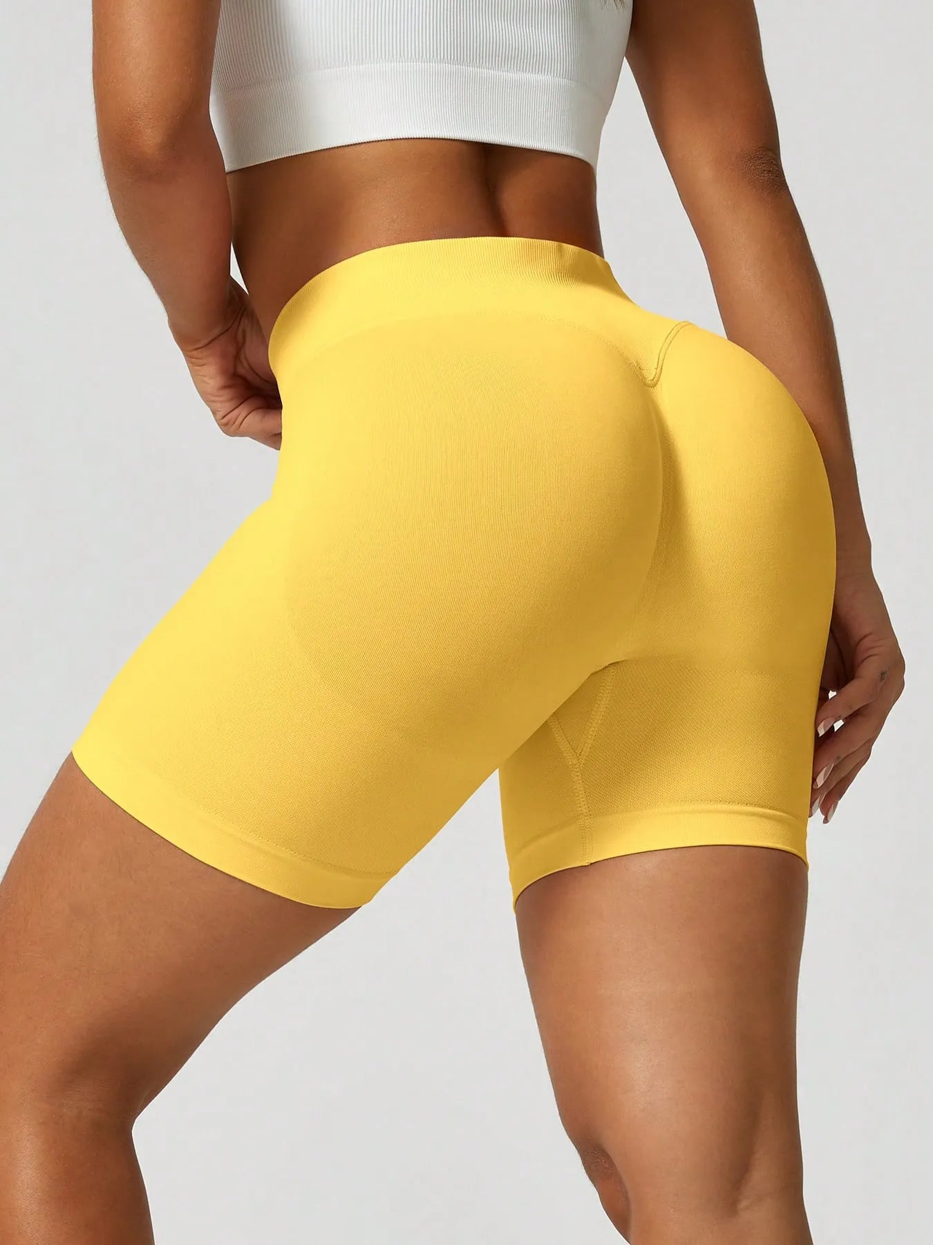 Kira – Shorts deportivos levantadores de glúteos sin costuras para mujer